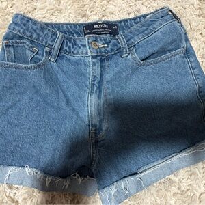 Hollister Ultra high rise mom shorts